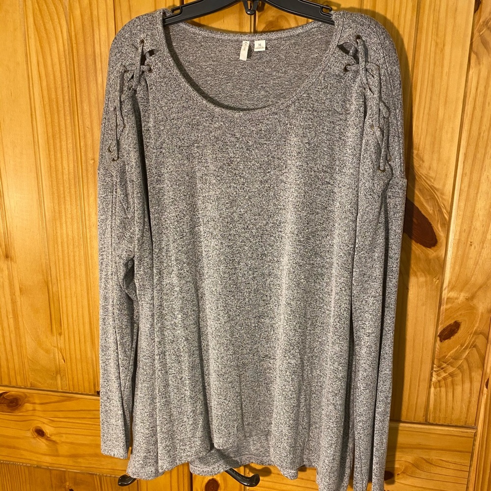 3/30🎉🎉Cato Plush Longsleeve
